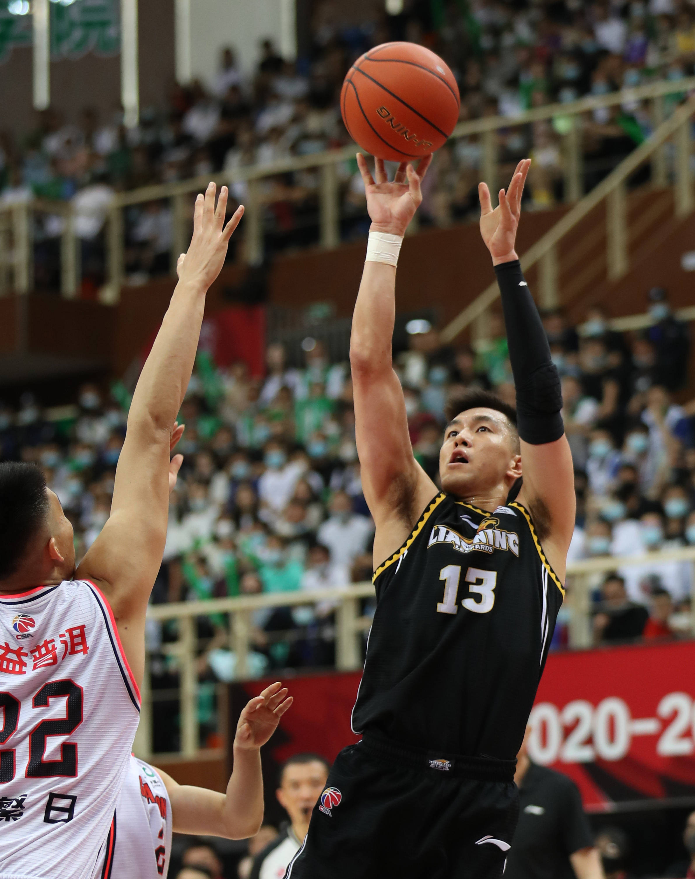 伦敦奥运马术冠军情侣同日安乐谢世：20年相伴 共创所有世界级赛事辉煌（相伴二十年的伦敦奥运马术冠军伴侣同日安乐离世，在世界级赛场共铸辉煌）