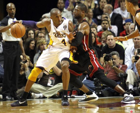 看老乡？西班牙和皇马传奇射手劳尔现场观看维拉vs阿森纳（劳尔现身维拉vs阿森纳看台：皇马传奇或为西班牙同胞助威？）