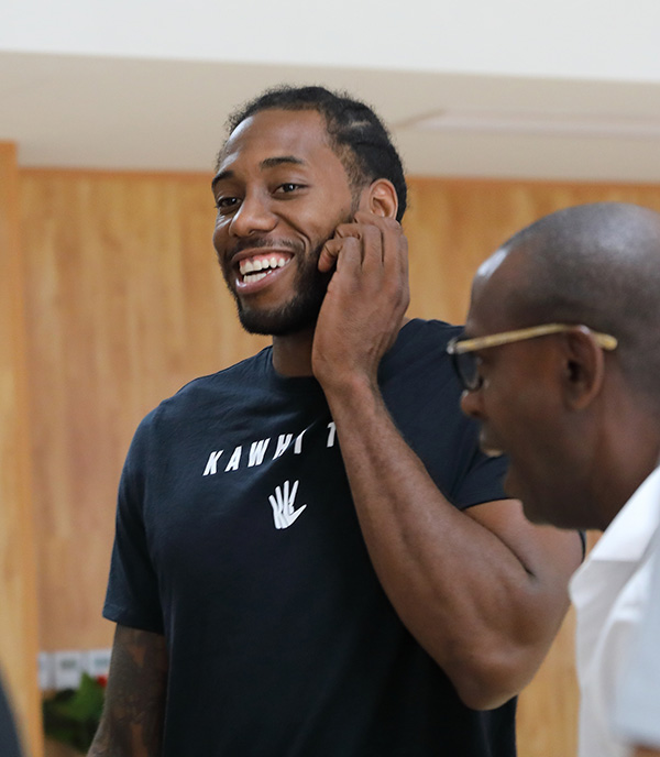 图赫尔：世界杯期间替补球员或待在更衣室，我们有勇气去争冠（图赫尔：世界杯阶段替补或留在更衣室，我们敢于向冠军发起冲击）